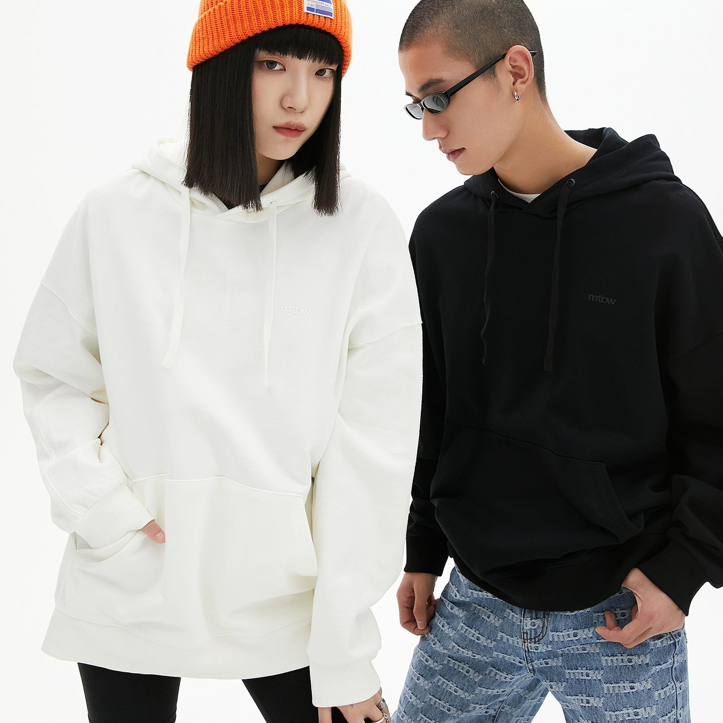 Unisex Hettegenser – Klassisk Ensfarget Hoodie | Komfortabel & Allsidig Vårstil