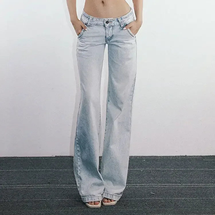 Lyseblå Jeans med Lav Midje – Vintage Straight Fit