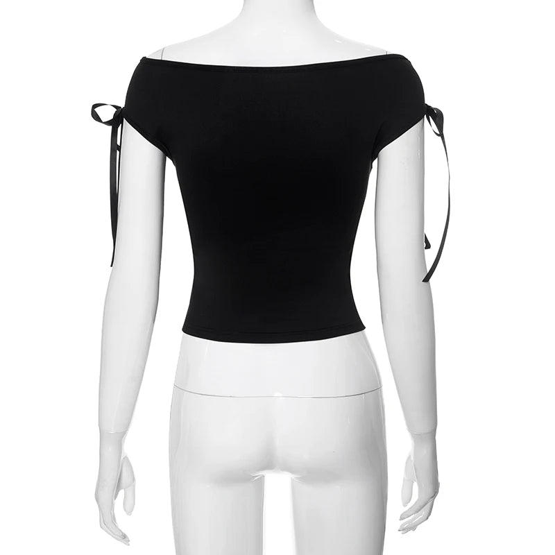 Sommerlig Off-Shoulder Crop Top – Sexy & Trendy med Snøring