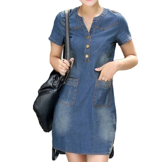Sommerkjole i Denim – Kortermet, Løs Passform og V-utringning