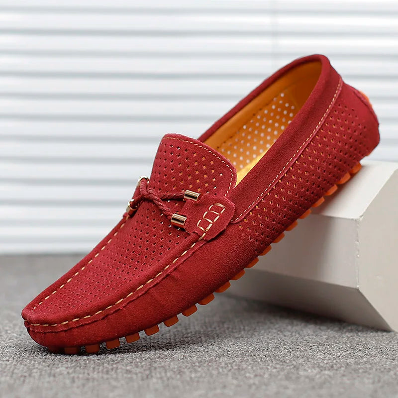 Sommerloafers til Herre i Håndlaget Skinn – Pustende Slip-on Mokasiner med Hullmønster