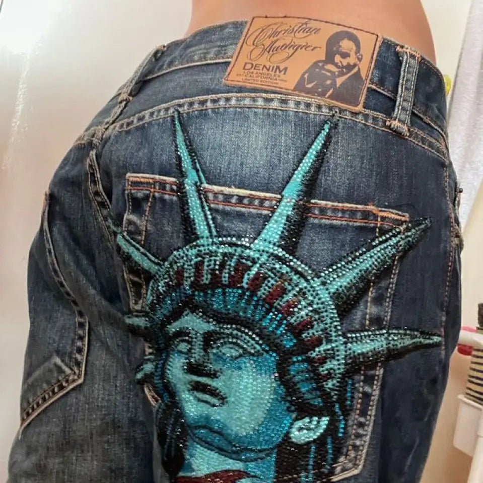 Y2K Denim Jeans for Dame – Høytlivs Vide Bukser med Statue of Liberty & Diamantdetaljer | Vintage 2000-talls Harajuku Stil