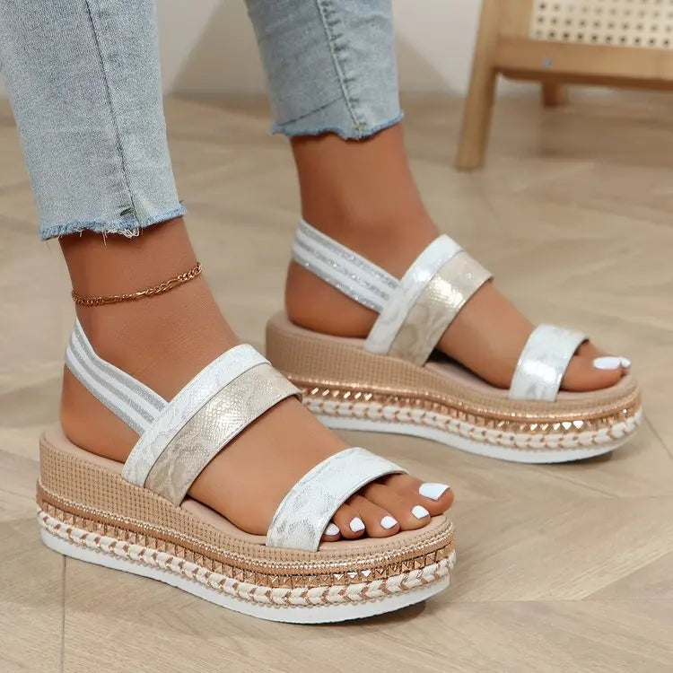 Sommerens Trendy Platåsandaler for Kvinner – Komfortable Skinnsandaler med Kilehæl