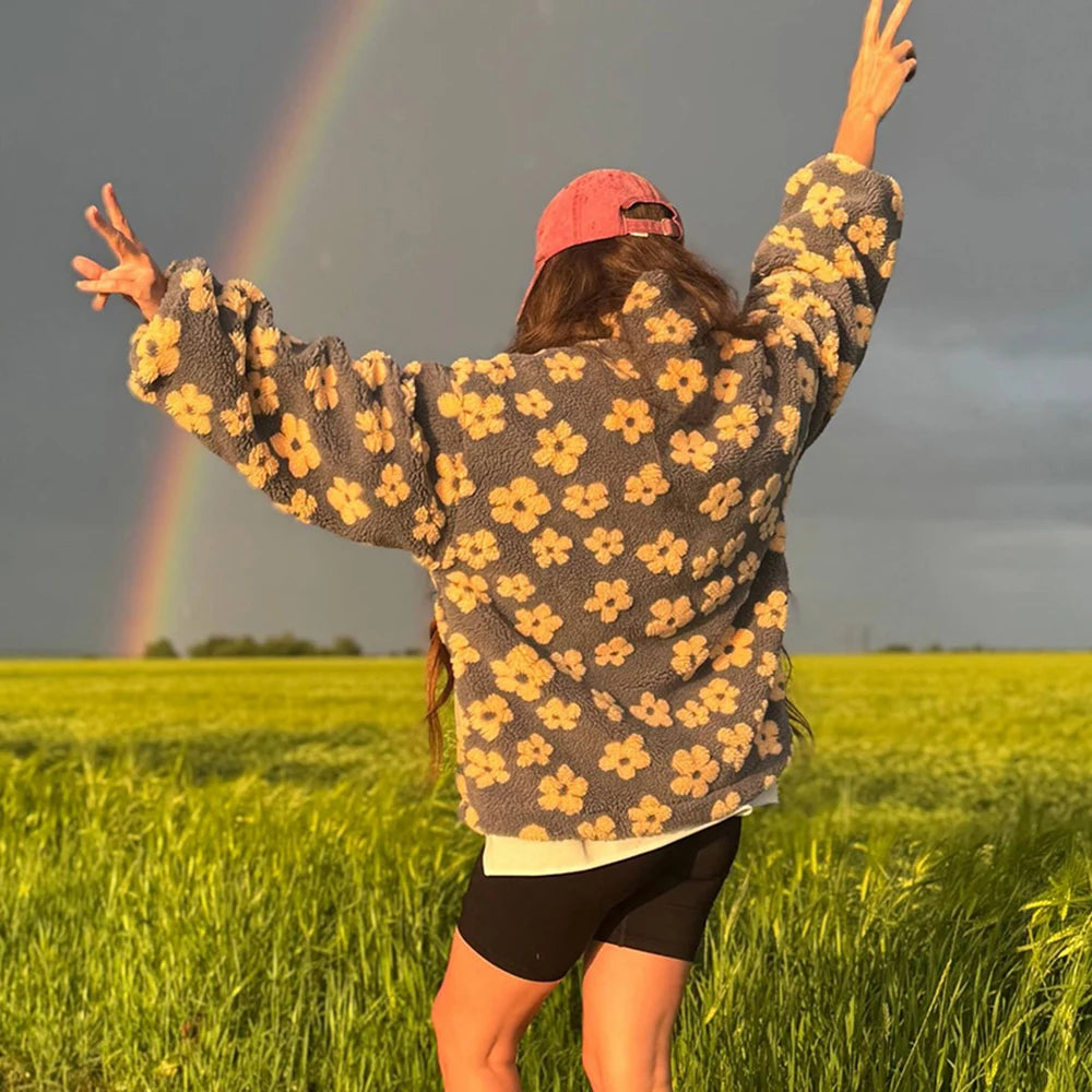 Blomstrete Fuskepels Hettejakke for Dame – Myk, Løs & Varm Teddyjakke | Perfekt til Høst og Vinter