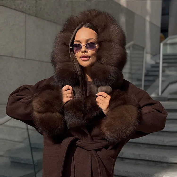 Fuskepelsjakke med Hette for Dame – Varm og Tykk Ullfrakk med Belte og Lommer | Trendy Streetwear til Høst og Vinter 2025