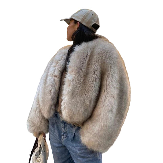 Cropped Fuskepelsjakke for Kvinner – Luksuriøs Street Style Kort Pelsjakke | Trendy, Myk og Varm til Vinteren 2024