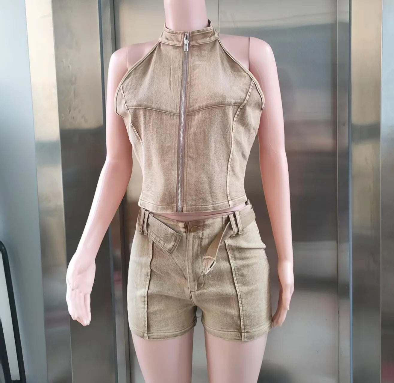 Trendy Denimsett for Kvinner – Kort Cardigan med Glidelås & Ermeløs Crop Top + Skinny Shorts