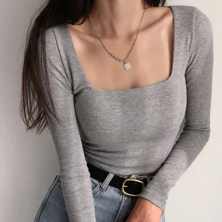 Dame Ribbestrikket Crop Top – Langermet med Kvadratisk Utringning