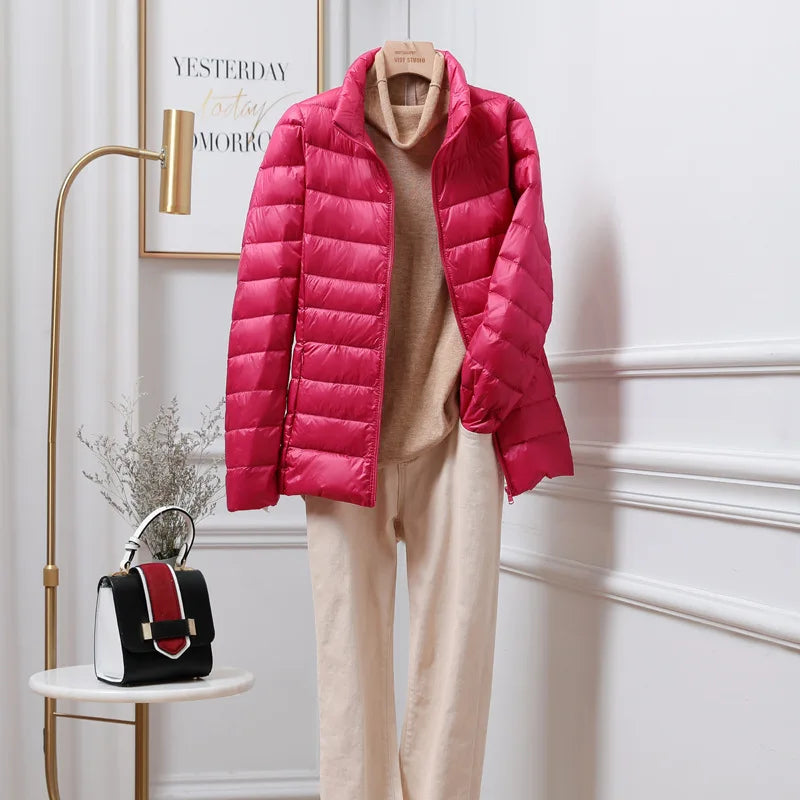 Dame Dunjakke med Hette – Ultralett & Kort Pufferjakke | Vindavvisende & Pustende