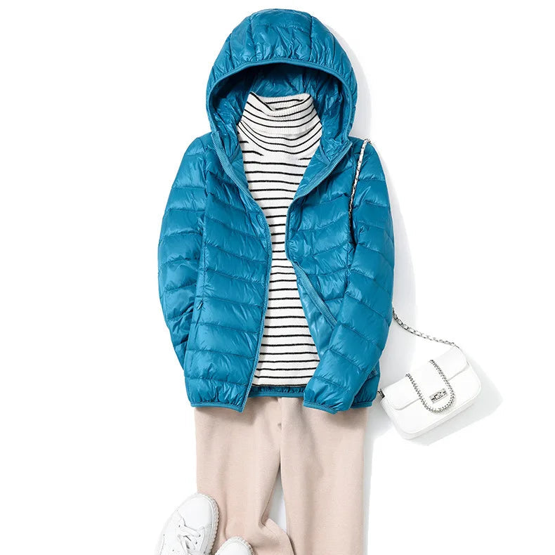 Dame Dunjakke med Hette – Ultralett & Kort Pufferjakke | Vindavvisende & Pustende