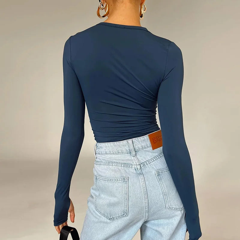 Langermet Crop Top med Tommelhull – Slim Fit Streetwear