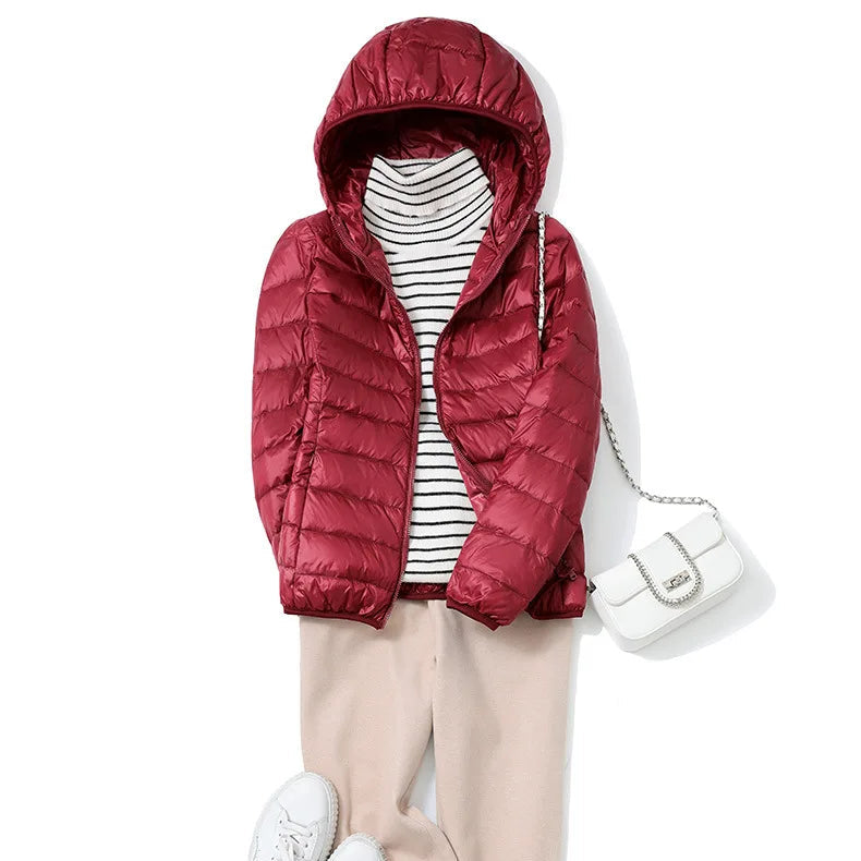 Dame Dunjakke med Hette – Ultralett & Kort Pufferjakke | Vindavvisende & Pustende