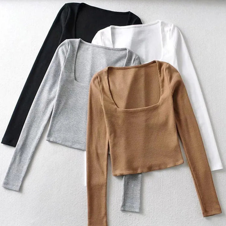 Dame Ribbestrikket Crop Top – Langermet med Kvadratisk Utringning