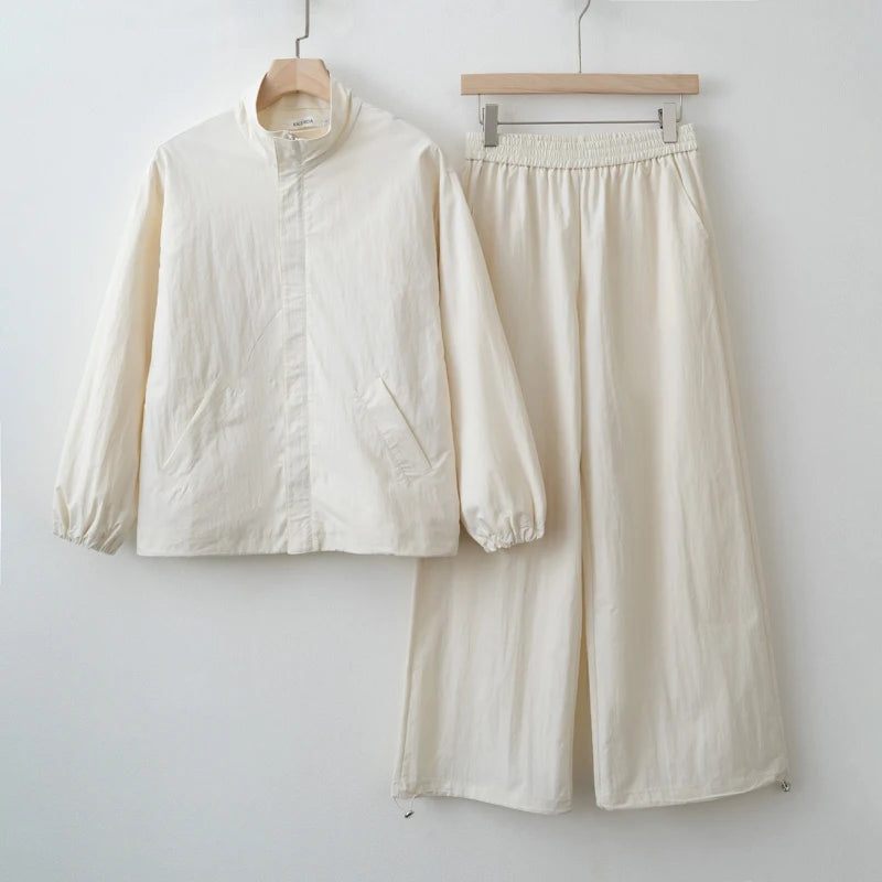 Treningssett for Dame – Sporty Jakke og Bukse i Matchende Design | Komfortabelt & Trendy Sett til Høst 2025