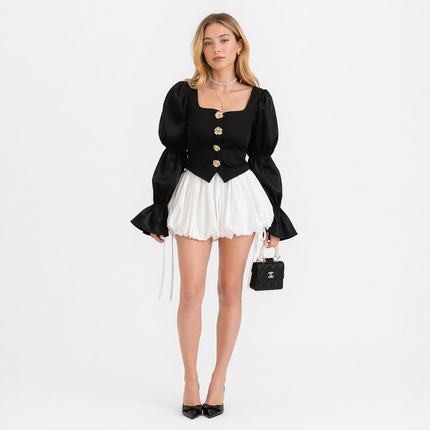 Elegant Bluse til Dame – Firkantet Hals, Puffermet & Gullknapper