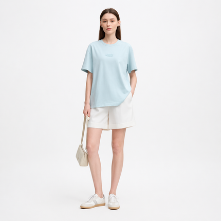 Bomulls T-skjorte til Dame – Løs Passform med Drop Shoulder & Diskré Print