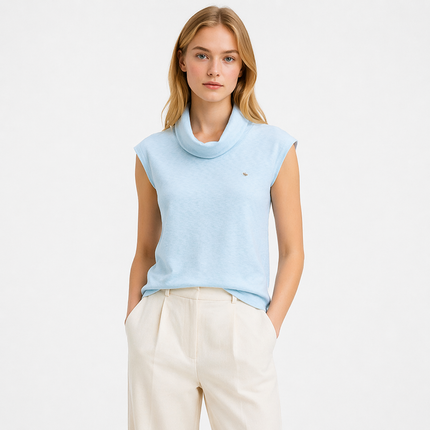 Ermeløs Topp til Dame med Cowley-hals – Lys Blå & Minimalistisk Stil