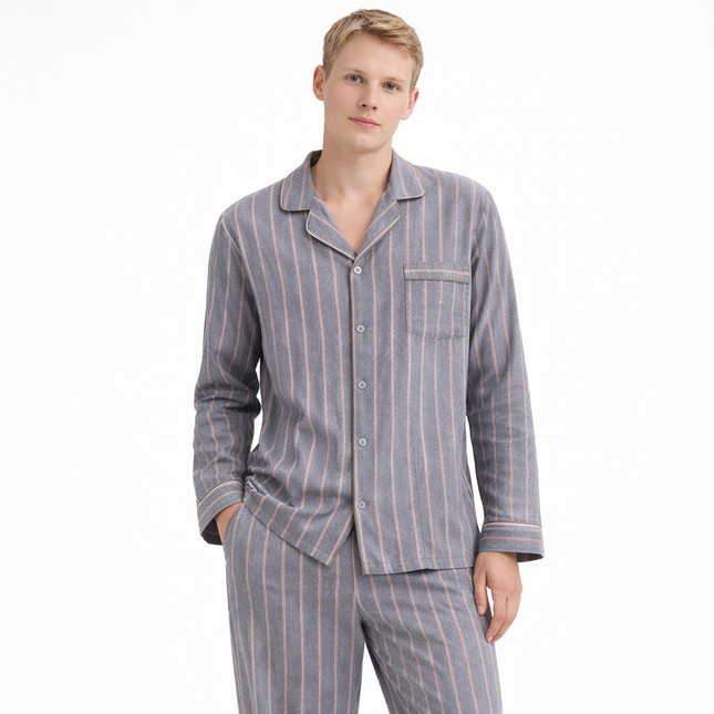 Herrepysjamas i 100% bomullskrepp – 2-delt sett med vertikale striper (langermet skjorte + bukse)