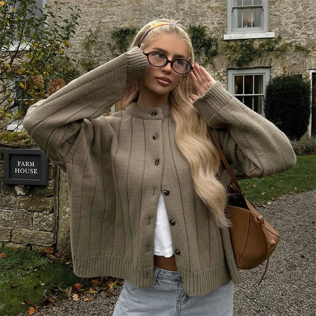 Klassisk strikkecardigan – rund hals, hel erme, løs passform (dame)