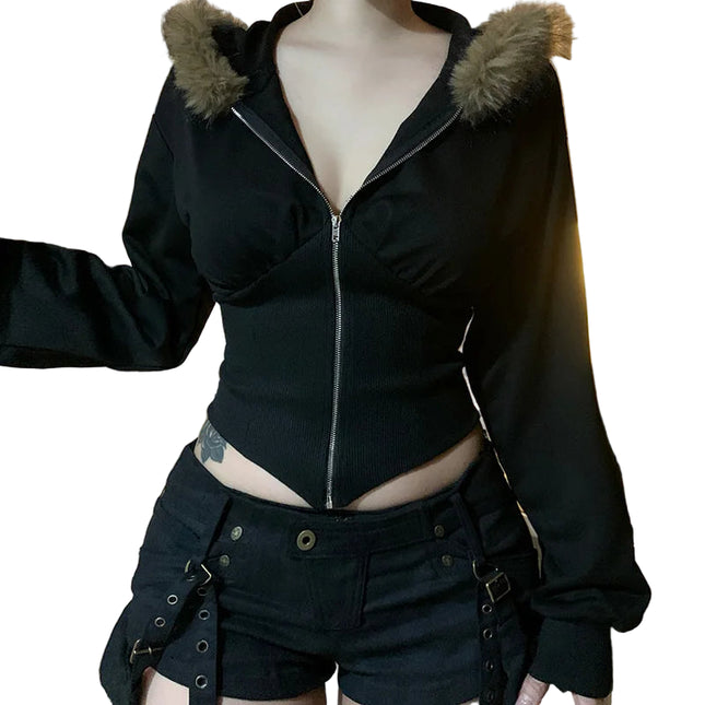 Gothic Vinterjakke med Fuskepels & Hette – Figursydd Streetwear Kåpe for Damer | Mørk & Elegant Stil