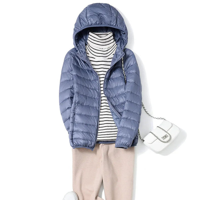 Dame Dunjakke med Hette – Ultralett & Kort Pufferjakke | Vindavvisende & Pustende