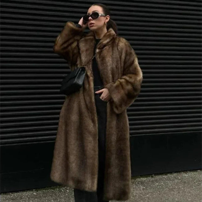 Elegant Lang Fuskepelsjakke for Kvinner – Flerfarget Kåpe med Krage | Luksuriøs og Myk Overgangsjakke til Vinteren