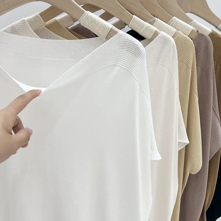 Dame T-skjorte i Ice Silk – Lett og Løs Strikket Sommertopp med Rund Hals