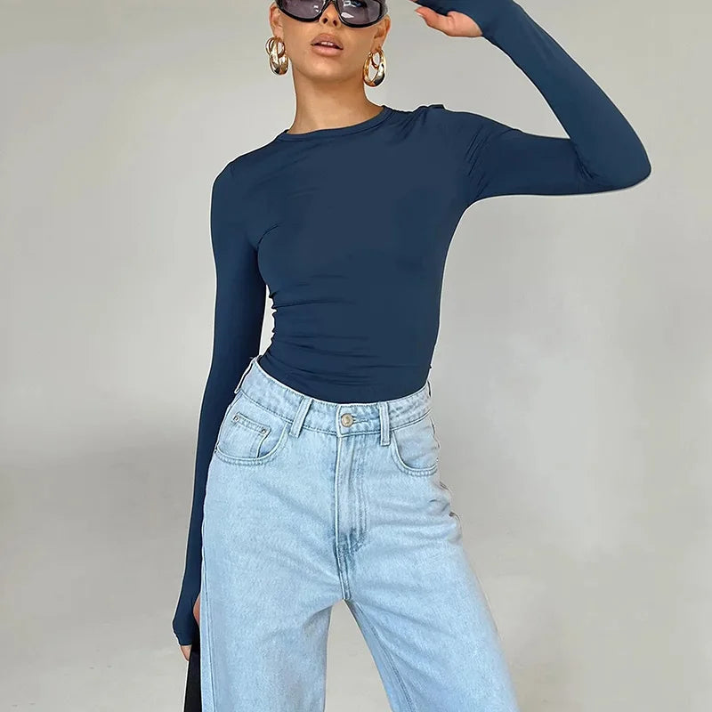 Langermet Crop Top med Tommelhull – Slim Fit Streetwear