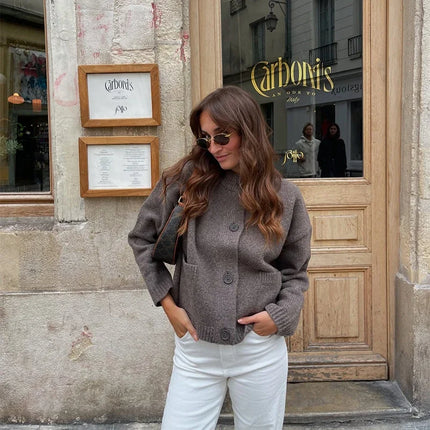 Klassisk strikkecardigan – rund hals, hel erme, løs passform (dame)