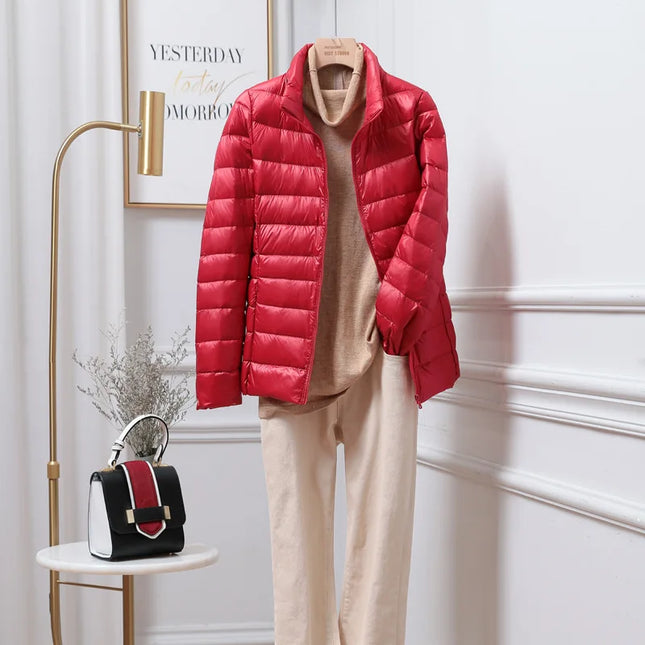 Dame Dunjakke med Hette – Ultralett & Kort Pufferjakke | Vindavvisende & Pustende