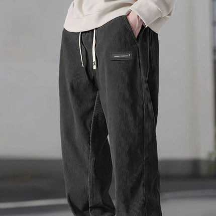 Herrebukser i kordfløyel – Rett passform med snor i livet og lommer