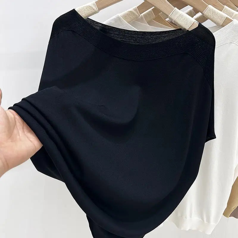 Dame T-skjorte i Ice Silk – Lett og Løs Strikket Sommertopp med Rund Hals
