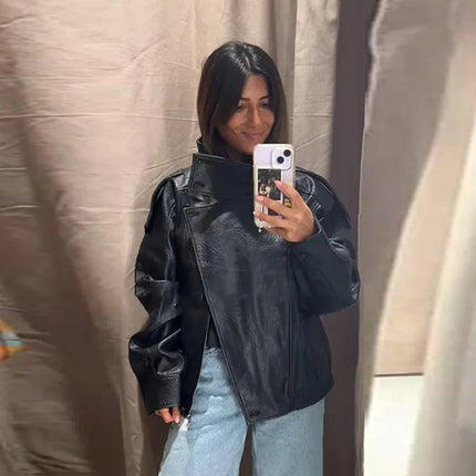 Stilren Skinnjakke for Dame – Løs Passform med Ståkrage og Glidelås | Trendy Høst/Vinter 2025