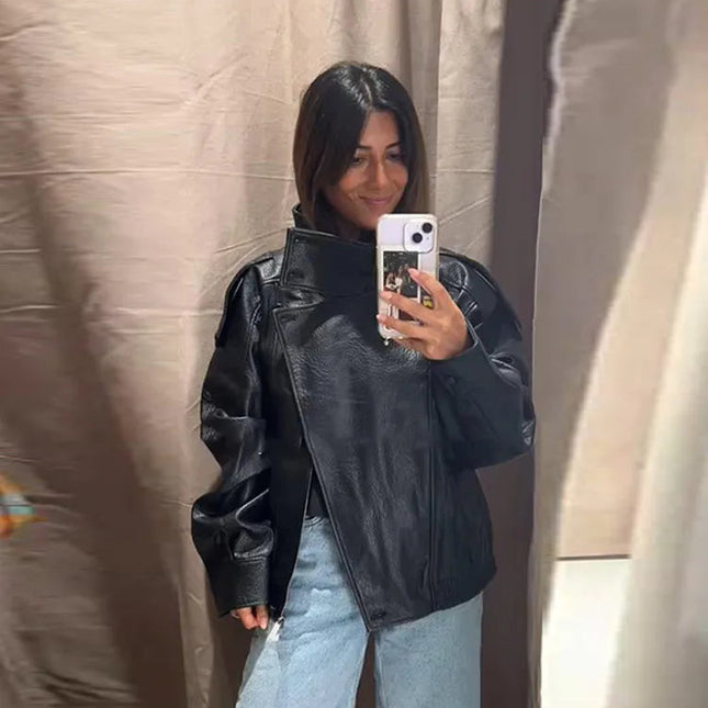 Stilren Skinnjakke for Dame – Løs Passform med Ståkrage og Glidelås | Trendy Høst/Vinter 2025