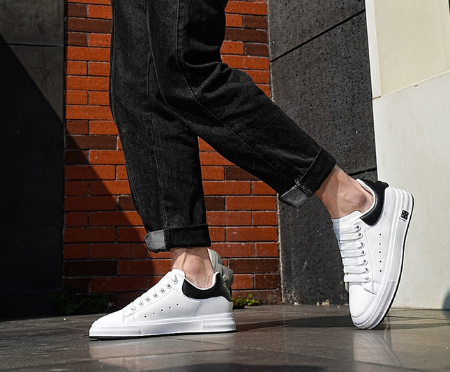 Herresneakers med Skjult 6 cm Løft – Tidløs Stil i Hvit eller Svart (Str. 37–46)