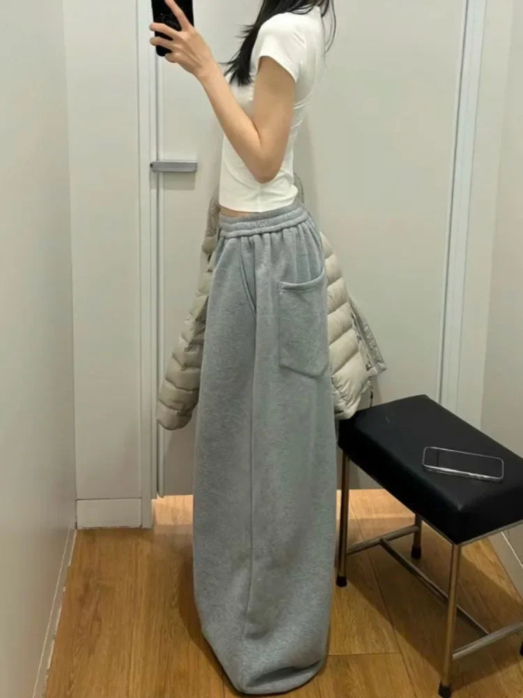 Grå Streetwear Joggebukser for Dame – Høytlivs Wide Leg Sweatpants i Koreansk Stil | Løse, Komfortable & Trendy