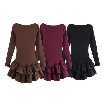 Retro minikjole med volanger – båthals, lange ermer og plissert skjørt