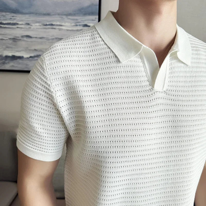 Sommer Polo T-skjorte for Menn – Tynn Strikket V-hals med Strukturert Stripemønster (2024)