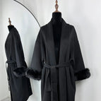 Lang svart frakk / S