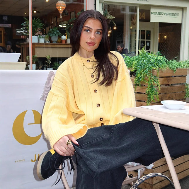 Klassisk strikkecardigan – rund hals, hel erme, løs passform (dame)