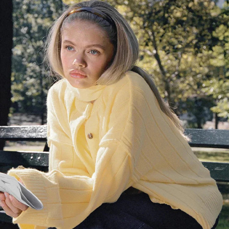 Klassisk strikkecardigan – rund hals, hel erme, løs passform (dame)