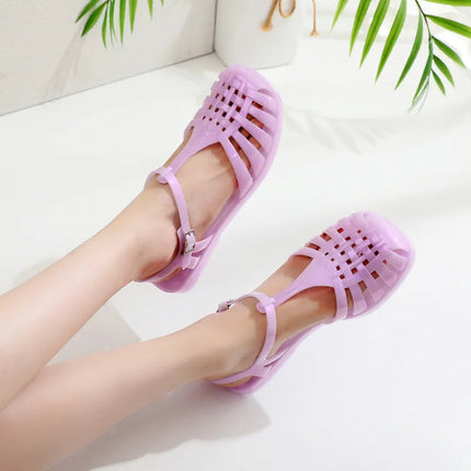 Dame Sandaler til Sommeren – Retro Flate Sandaler med Hul Mønster og Firkantet Tå