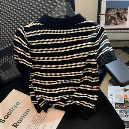 Stripet, kort strikket t-skjorte – sommerfrisk crop med koreansk inspirasjon