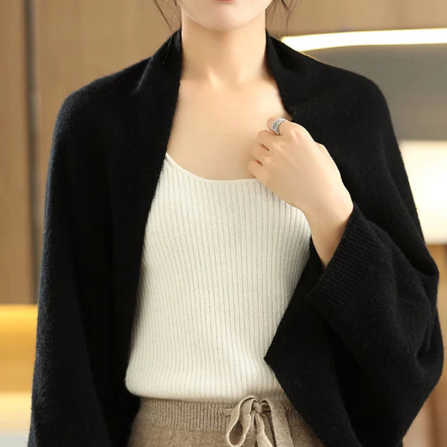 Dame Cardigan i 100% Merinoull – Elegant Myk Strikket Sjal