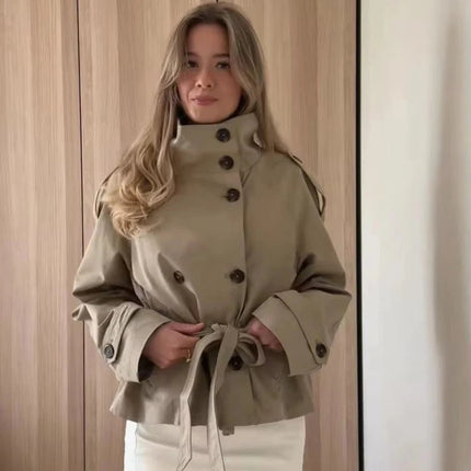 Kort Trenchcoat for Dame – Elegant Dobbelspent Jakke med Belte i Midjen og Ståkrage | Trendy Høstjakke 2025