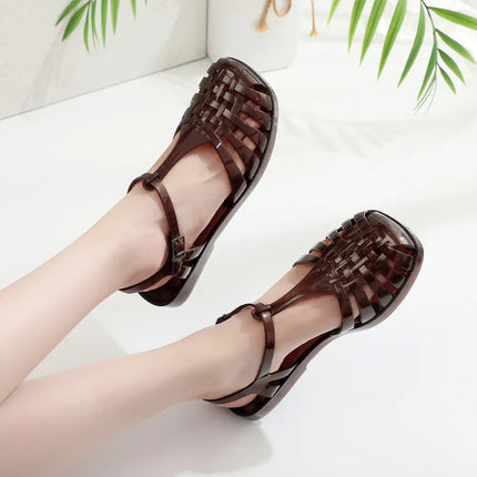 Dame Sandaler til Sommeren – Retro Flate Sandaler med Hul Mønster og Firkantet Tå