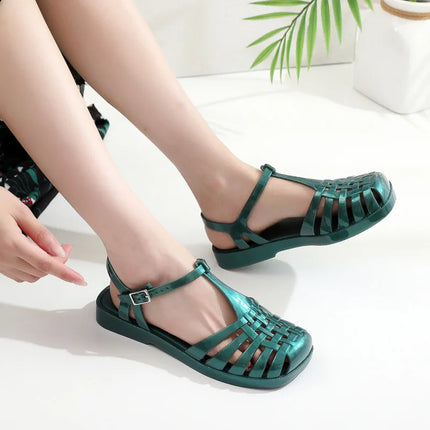 Dame Sandaler til Sommeren – Retro Flate Sandaler med Hul Mønster og Firkantet Tå
