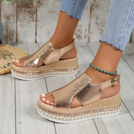 Sommerens Trendy Platåsandaler for Kvinner – Komfortable Skinnsandaler med Kilehæl