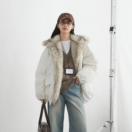 Dunjakke for Dame med Fuskepels – 90% Hvit Andedun | Løs, Varm & Elegant Jakke til Høst og Vinter 2025