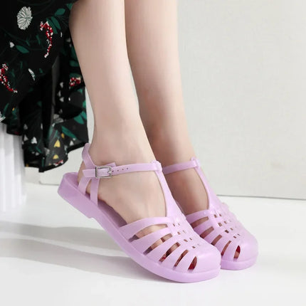 Dame Sandaler til Sommeren – Retro Flate Sandaler med Hul Mønster og Firkantet Tå